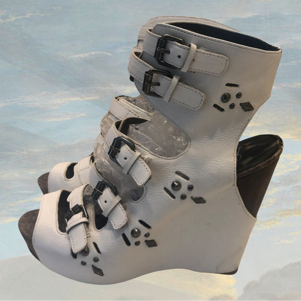 Sam Edelman while wedge sandal / booties with multiple buckles, leather, Sz 7.5